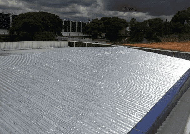 Substituição de telhas e aplicação de manta em telhados no Ipiranga